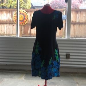 Ellie Tahari size 12 scalloped embroidered dress